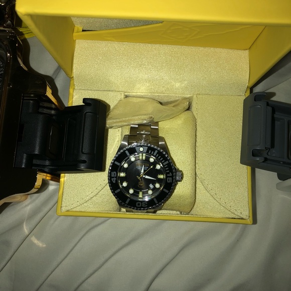 Invicta - Picture 4 of 4